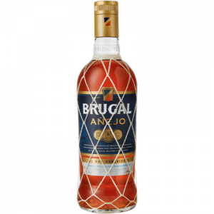 Ron dominicano Brugal añejo